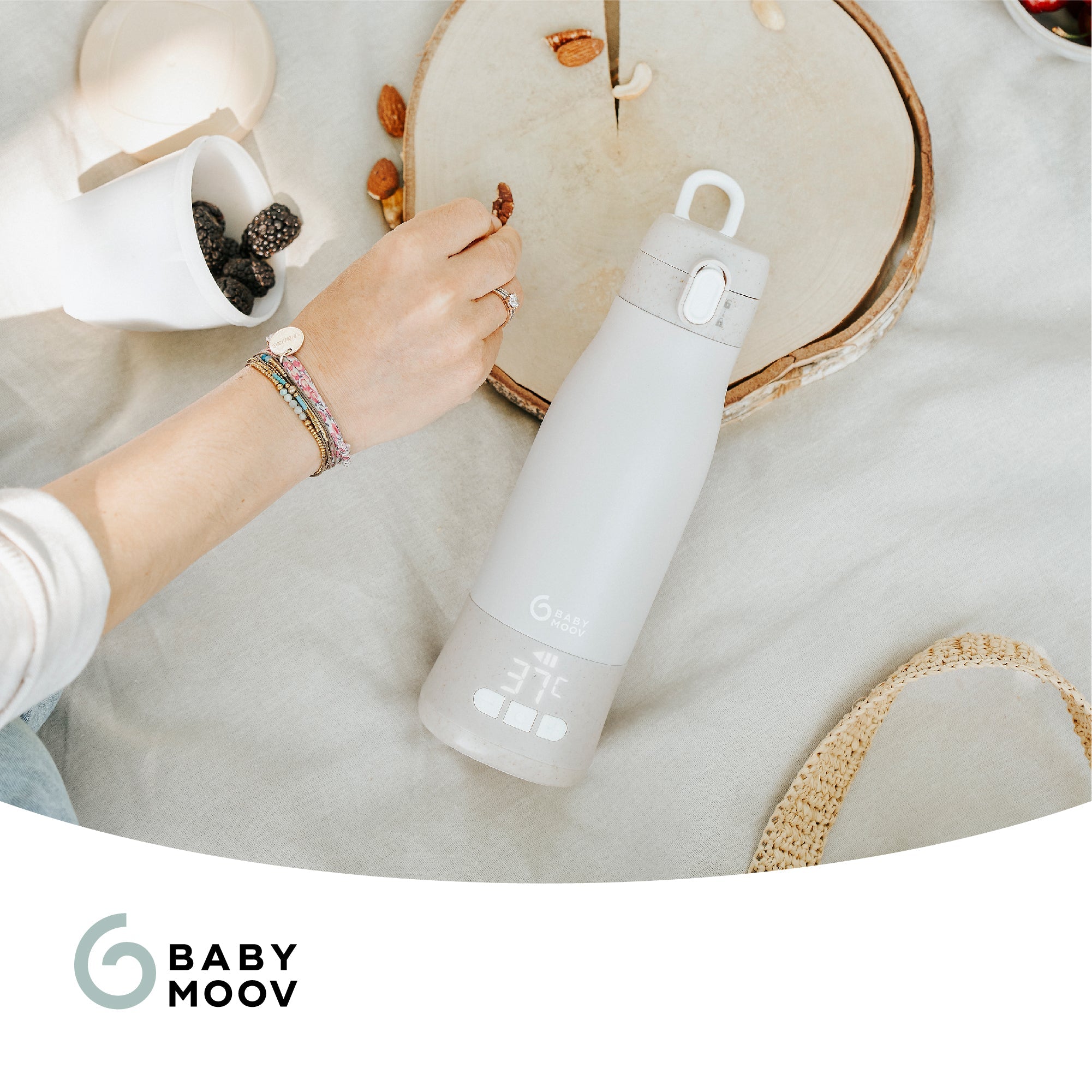 Moov and Feed Portable Bottle Warmer.